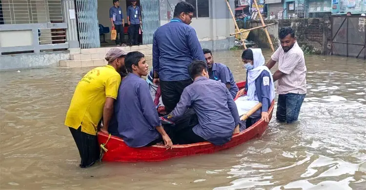 কুমিল্লায় নৌকায় চড়ে এইচএসসি পরীক্ষা দেওয়া সেই কেন্দ্র পরিবর্তন