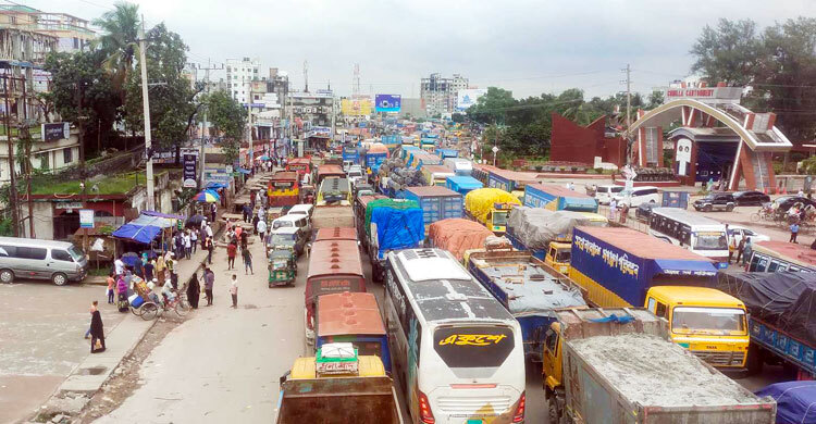 তিনঘণ্টা পর ঢাকা-চট্টগ্রাম মহাসড়ক ছাড়ল শিক্ষার্থীরা