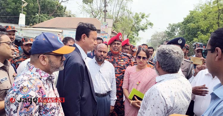পদ্মায় বাসডুবি: ঘটনাস্থল পরিদর্শনে নৌপরিবহন মন্ত্রণালয়ের তদন্ত দল