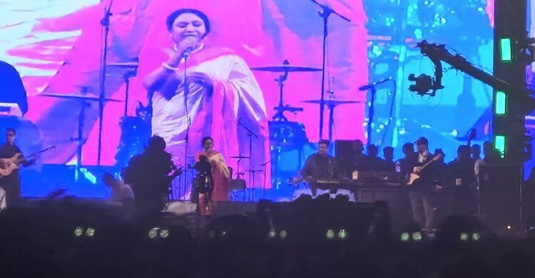 মানিক মিয়া অ্যাভিনিউয়ে চলছে ‘সবার আগে বাংলাদেশ’ কনসার্ট