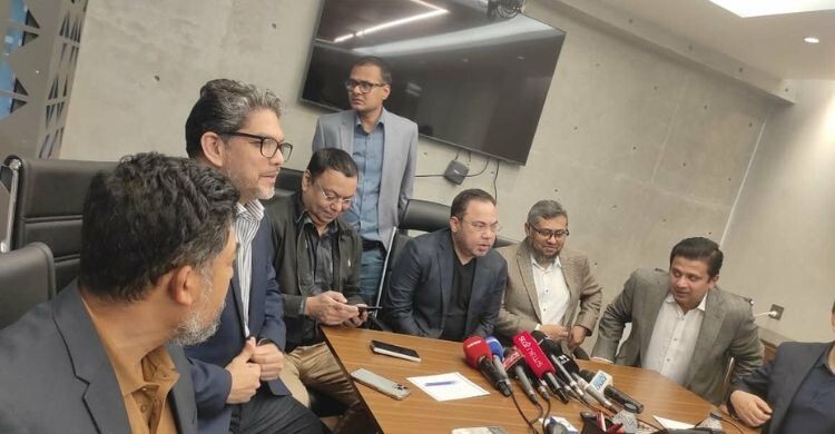 চট্টগ্রাম বন্দরের অচলাবস্থা দীর্ঘায়িত হলে পরিস্থিতি আরও জটিল হবে 