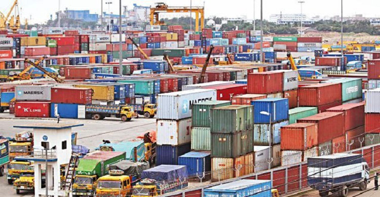 15,000 goods-laden containers await export