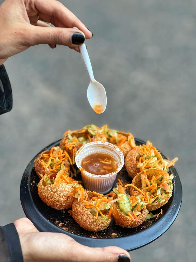 ঘরে বসেই ফুচকার ঝাল স্বর্গে ডুব দিন