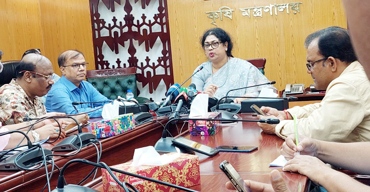 যুক্তরাষ্ট্র থেকে আমদানি করা তুলায় আর বিষবাষ্প নয়: কৃষি সচিব