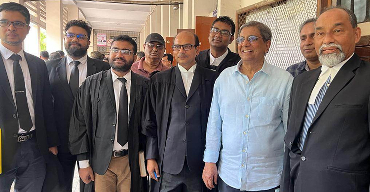 জামিন চাইলেন প্রথম আলো সম্পাদক, শুনানি ১৬ আগস্ট