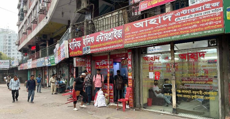 ‘যাত্রীশূন্য’ কল্যাণপুর, সিট ফাঁকা রেখে ছাড়ছে বাস