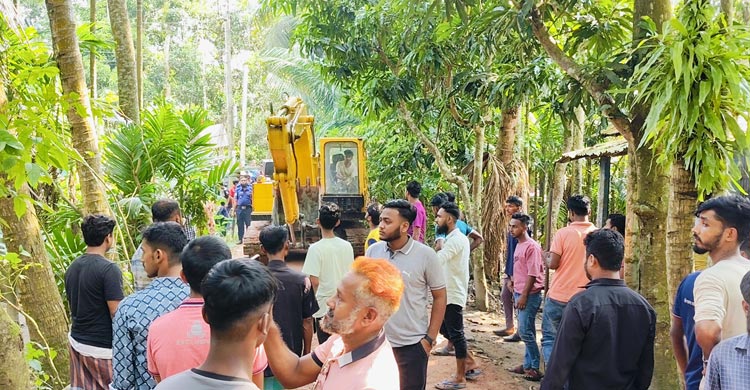 ৪৩ বছর পর সাড়ে তিন একর জমি ফিরে পেলেন মালিক