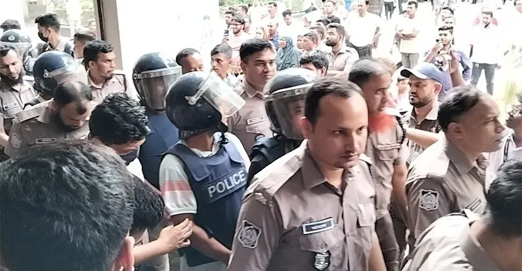 রাষ্ট্রদ্রোহ মামলায় শেখ হাসিনাসহ ২৮৬ জনের অভিযোগ গঠন শুনানি ১৭ জুন