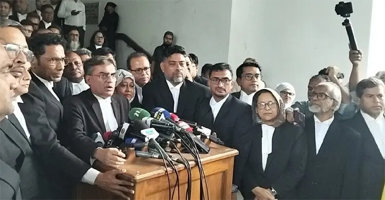 সুপ্রিম কোর্ট বার নির্বাচনে আ’লীগ নিয়ে আইনজীবীদের পাল্টাপাল্টি বক্তব্য