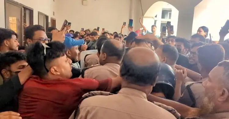 শিক্ষার্থীদের বিদেশে পাঠানোর নামে ৮ কোটি টাকা আত্মসাৎ, চারজন রিমান্ডে