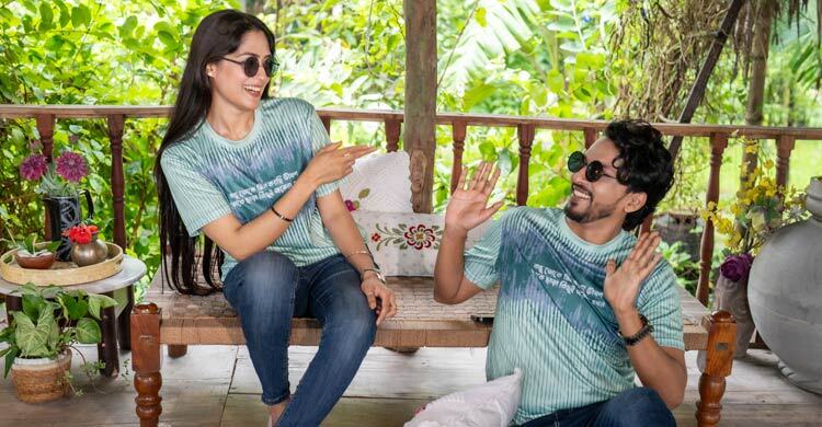 বন্ধুরা কি এখনো মিলিয়ে পোশাক পরেন?