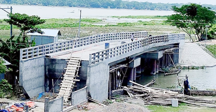বরিশাল বিভাগে আরসিসি ব্রিজগুলোর ঢাল যথাযথ নয়, দুর্ঘটনার শঙ্কা