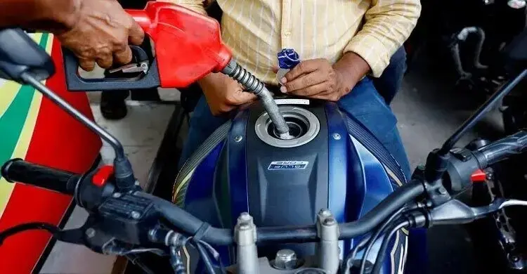 জ্বালানি তেলের দাম বাড়ায় সরকারকে সাধুবাদ জানালো পাম্প মালিক সমিতি