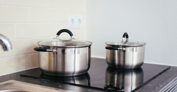 স্টিলের বাসন ঝকঝকে করার ঘরোয়া উপায়