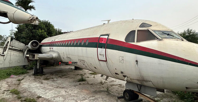আবাসিক প্লটে ‘রহস্যঘেরা’ উড়োজাহাজ