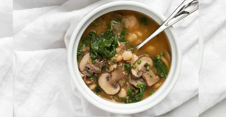 ওজন নিয়ন্ত্রণে সাহায্য করবে পালং-মাশরুম স্যুপ