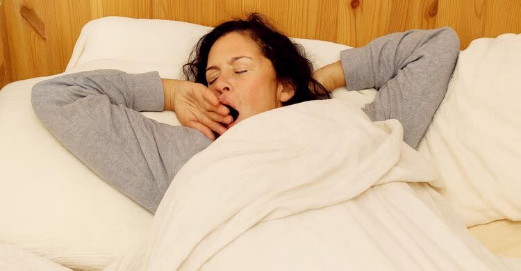 শীত এলেই ঘুম বাড়ে, ক্লান্ত লাগে কারণ কী জানেন?