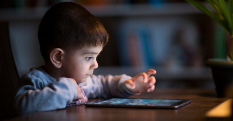 কার্টুন দেখলে কি সত্যিই শিশুর মনোযোগ কমে যায়