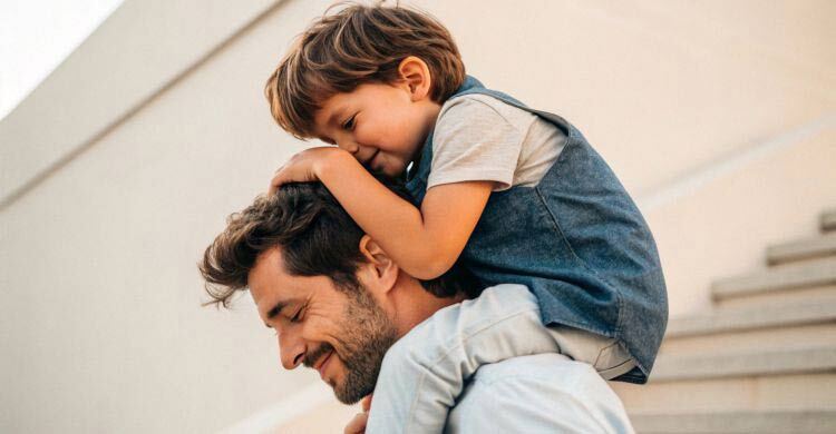 মিলেনিয়াল বাবারা বদলে দিচ্ছেন সম্পর্কের সংজ্ঞা