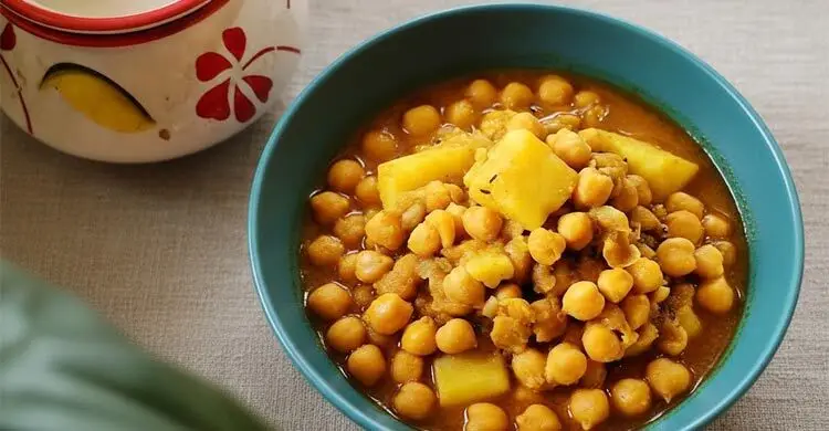 কাবলি ছোলার ঘুগনি বানাবেন যেভাবে