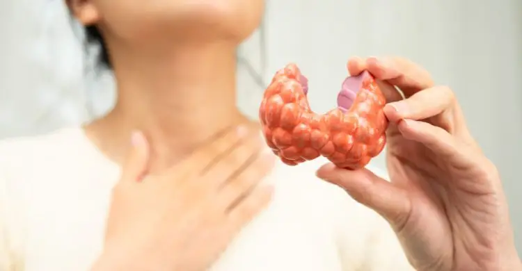 থাইরয়েডের সমস্যায় শরীর যেসব সংকেত দেয়