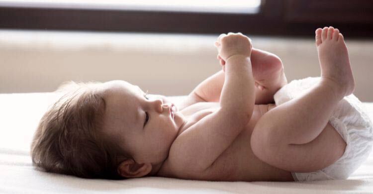 শিশুদের নকল করে শুলে মিলবে পিঠের আরাম