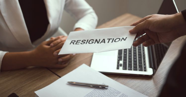 লয়্যালটি বনাম মানসিক শান্তি: কেন দ্রুত চাকরি ছাড়ছে জেন-জি