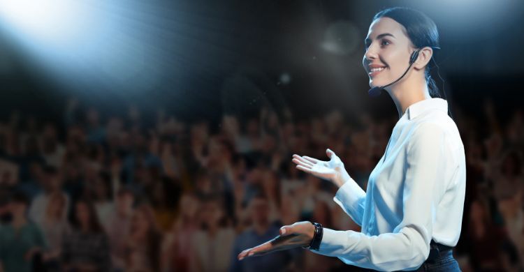 পাবলিক স্পিকিংয়ে আত্মবিশ্বাস বাড়ানোর ৫ সহজ উপায়