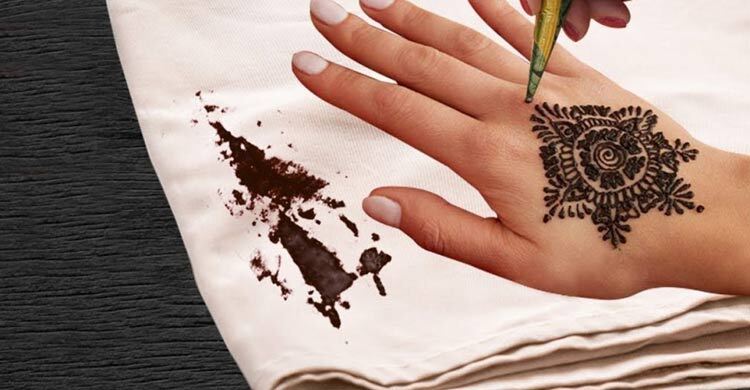 পোশাক থেকে মেহেদির দাগ দূর করার ঘরোয়া টিপস
