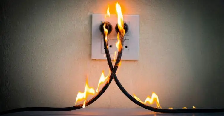 বাসায় আগুন থেকে সাবধান থাকতে যেসব বিষয়ে খেয়াল রাখবেন