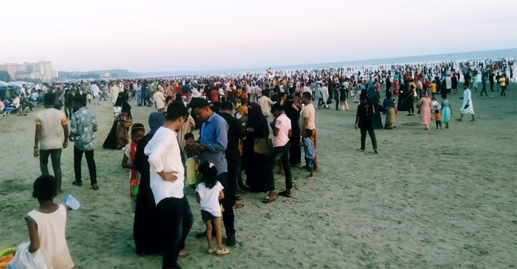 পর্যটকে সরগরম কক্সবাজার