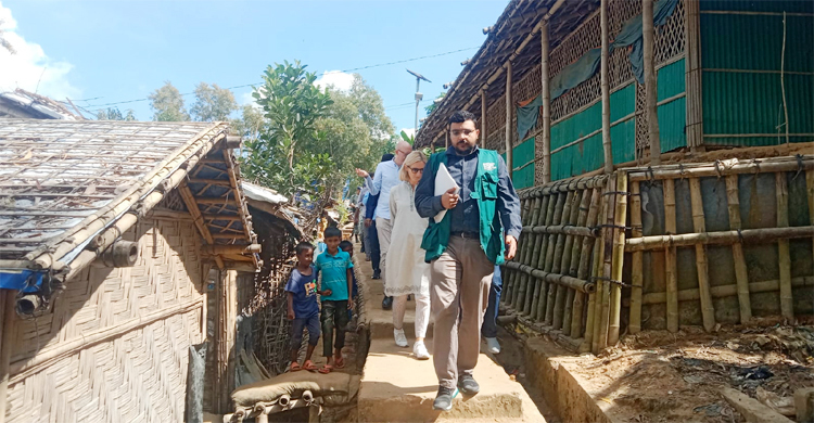 রোহিঙ্গা ক্যাম্পে ইইউ-অস্ট্রেলিয়ান দূতাবাসের প্রতিনিধিদল