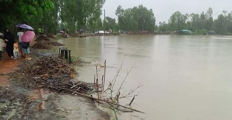 ঢলের পানিতে চকরিয়ায় কিশোরের মৃত্যু, বৃষ্টি কমলেও কমেনি দুর্ভোগ