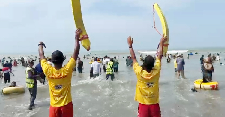 Tourists at risk: Cox's Bazar lifeguards to cease operations