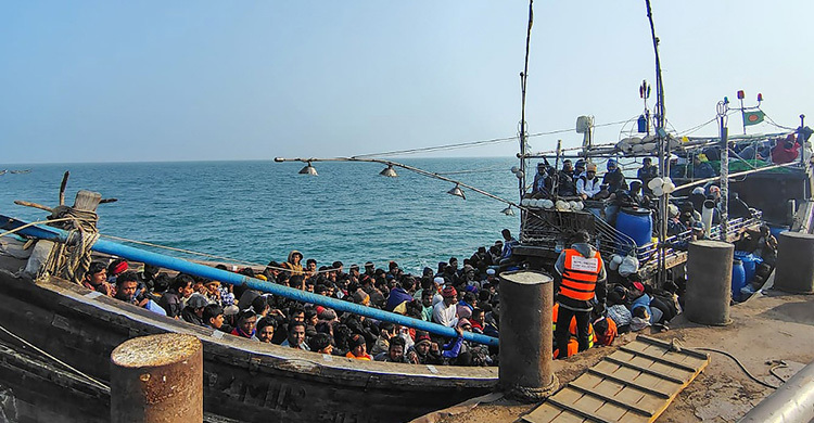 আড়াই মাসে পাচারের চেষ্টাকালে ৪৪৭ রোহিঙ্গা উদ্ধার