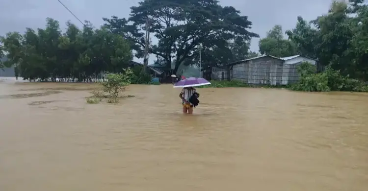 কক্সবাজারের বিস্তীর্ণ এলাকা প্লাবিত, যোগাযোগ বিচ্ছিন্ন সেন্টমার্টিন