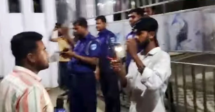 এনসিপি নেতাসহ তিনজন কারাগারে, বৈষম্যবিরোধীদের বিক্ষোভ