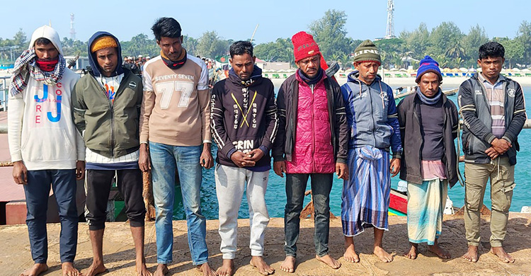 আড়াইমাসে পাচারের চেষ্টাকালে ৪৪৭ রোহিঙ্গা উদ্ধার