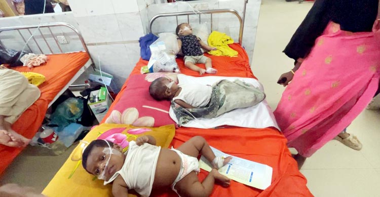 ঠান্ডা নাকি হাম, শিশুদের নিয়ে হাসপাতালে ছুটছেন বিভ্রান্ত অভিভাবকরা