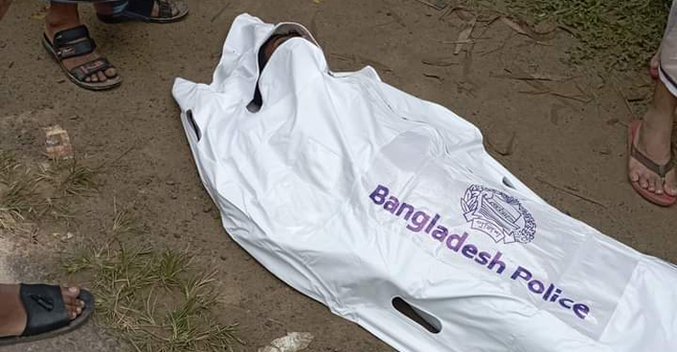 দুর্গন্ধের উৎস খুঁজতে গিয়ে মিললো অর্ধগলিত মরদেহ