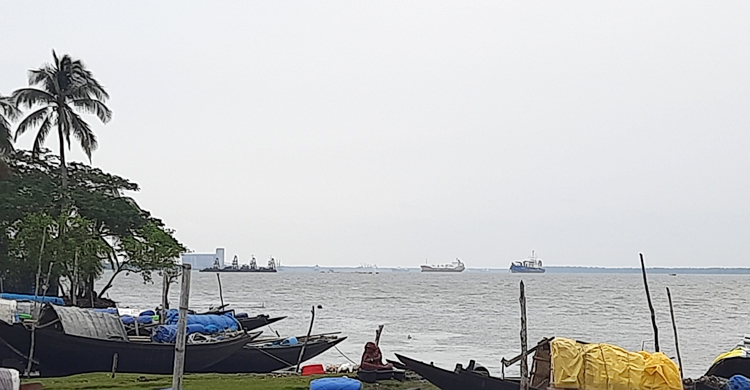 বঙ্গোপসাগরে ফের মাছ ধরা শুরু