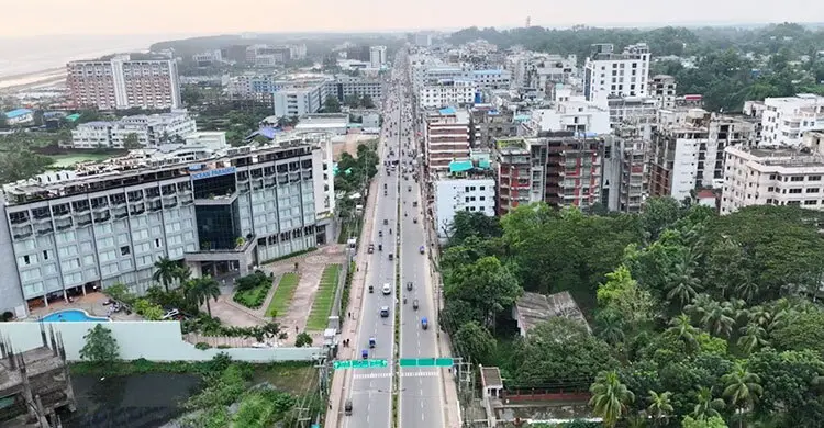 টানা ছুটিতে কক্সবাজারে রমরমা পর্যটন ব্যবসা