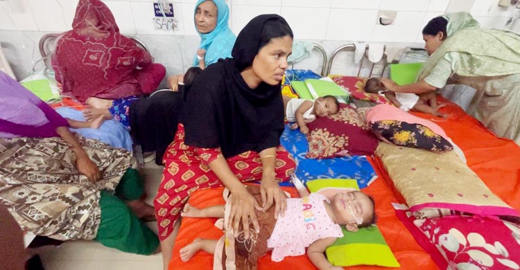 ঠান্ডা নাকি হাম, শিশুদের নিয়ে হাসপাতালে ছুটছেন বিভ্রান্ত অভিভাবকরা