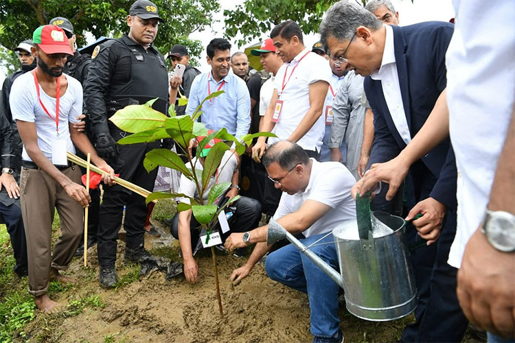 বাজেটে মদ-সিগারেটের ট্যাক্স বাড়ানোয় বিরোধীদল নাখোশ: প্রধানমন্ত্রী