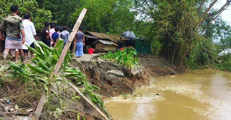 বন্যায় ক্ষতবিক্ষত কক্সবাজার, ১৪ জনের মৃত্যু