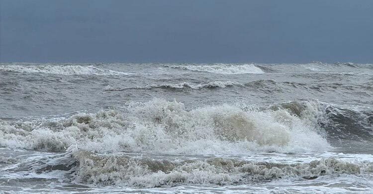 আজকের আবহাওয়া: ৬ জেলায় ৮০ কিমি বেগে ঝড়ের পূর্বাভাস