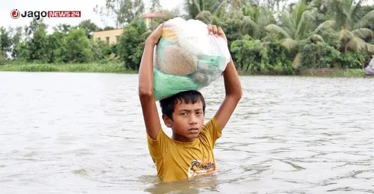 ভারী বর্ষণে বন্যা-জলাবদ্ধতা: অব্যবস্থাপনার নির্মম বাস্তবতা