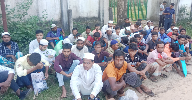 ক্যাম্প ছেড়ে পালিয়ে যাচ্ছিলেন ৫১ রোহিঙ্গা, আটক করলো পুলিশ