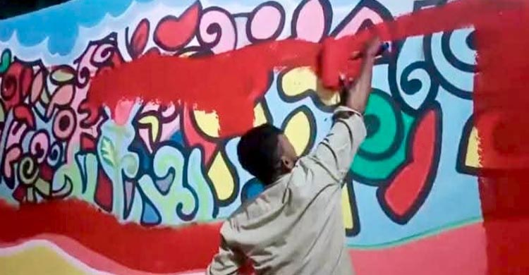 শহীদ মিনারে মুক্তিযুদ্ধের গ্রাফিতি মুছে আলপনা, সমালোচনায় তৎপর