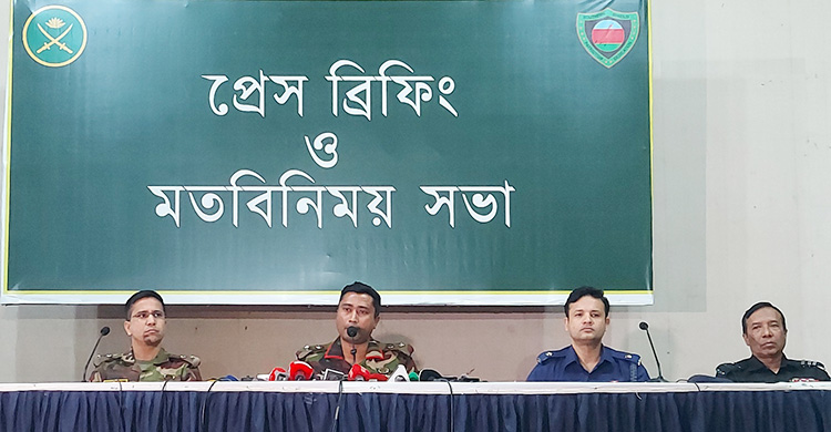 কক্সবাজারে সেনা টহল জোরদার, রোহিঙ্গা ক্যাম্পে বিশেষ সতর্কতা